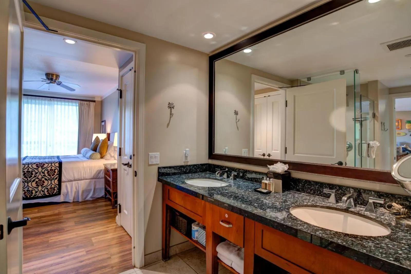 Kbm Resorts Spacious 4-Bedroom Honua Kai Collection Multi Unit Listing Same Floor Ocean Views 2 Free Rental Cars Hkk-24245 Kaanapali